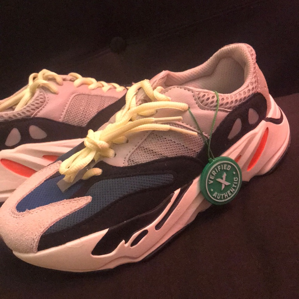 700 adidas boost
